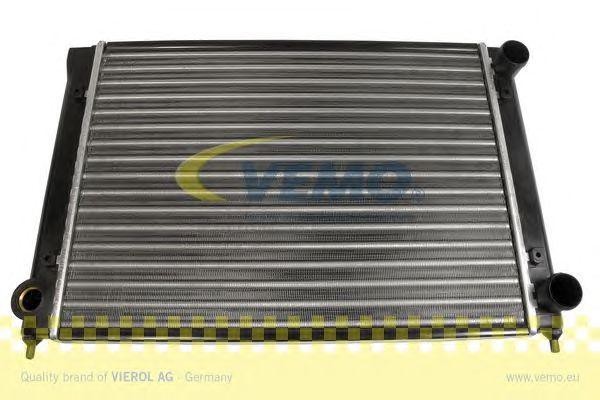 Радиатор, охлаждение двигател V15-60-5013 VEMO