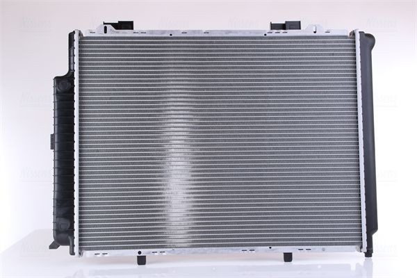 Радиатор, охлаждение двигател 62692A NISSENS