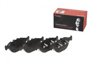 Комплект тормозных колодок, диско P06028 BREMBO