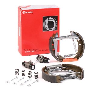 Комплект тормозных колодок K 85 011 BREMBO