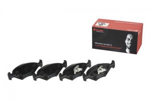 Комплект тормозных колодок, диско P 23 040 BREMBO