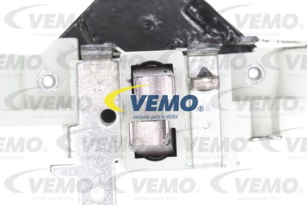 Регулятор генератора V10-77-0017 VEMO