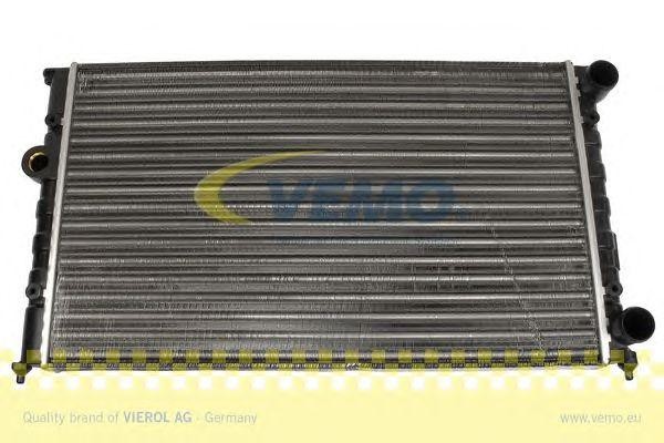 Радиатор, охлаждение двигател V15-60-5031 VEMO