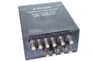 Реле, топливный насос V30-71-0010 VEMO