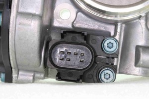 Патрубок дроссельной заслонки V10-81-0016 VEMO