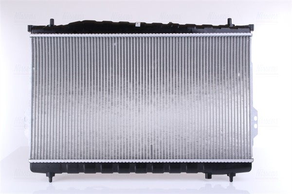 Радиатор, охлаждение двигател 67033 NISSENS