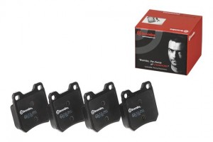 Комплект тормозных колодок, диско P 59 014 BREMBO