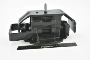 Подушка двигателя MM-V45 FEBEST