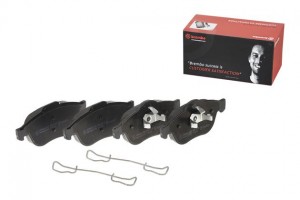 Комплект тормозных колодок, диско P68030 BREMBO