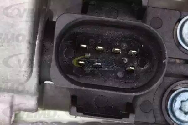 Патрубок дроссельной заслонки V10-81-0020 VEMO