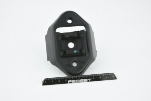 Подушка двигателя SZM-013 FEBEST
