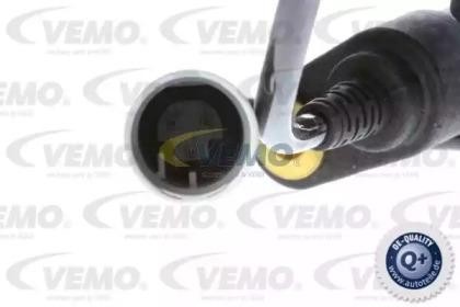 Датчик, частота вращения колеса V20-72-0453 VEMO