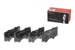 Комплект тормозных колодок, диско P83066 BREMBO