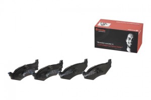 Комплект тормозных колодок, диско P11010 BREMBO