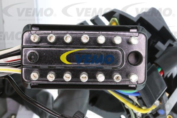 Выключатель на колонке рулевого управления V30-80-1734-1 VEMO