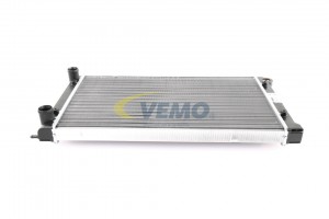 Радиатор, охлаждение двигател V15-60-5015 VEMO