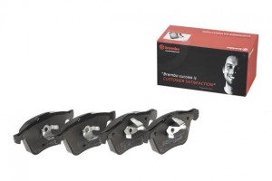 Комплект тормозных колодок, диско P86018 BREMBO