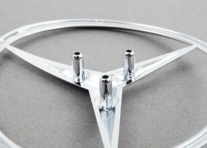 Эмблема A 208 758 00 58 MERCEDES BENZ