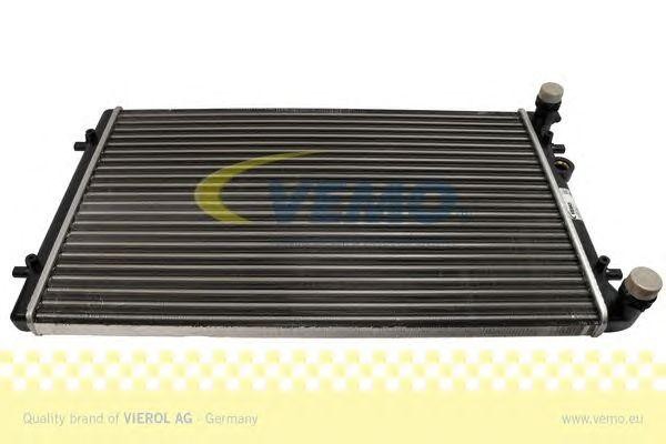 Радиатор, охлаждение двигател V15-60-5022 VEMO