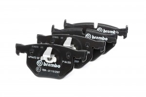 Комплект тормозных колодок, диско P06033 BREMBO