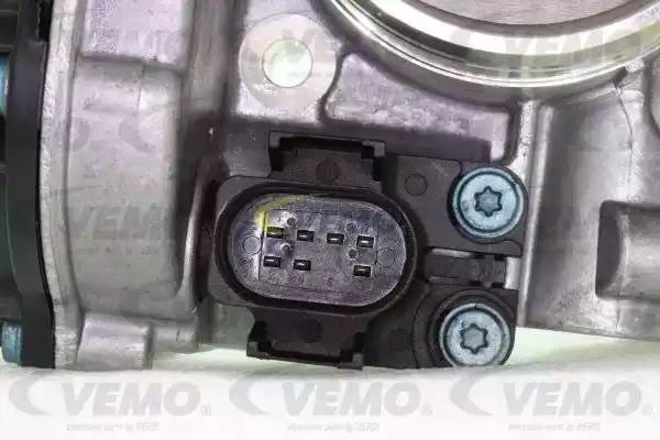 Патрубок дроссельной заслонки V10-81-0016 VEMO