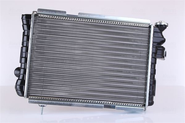 Радиатор, охлаждение двигател 63770 NISSENS
