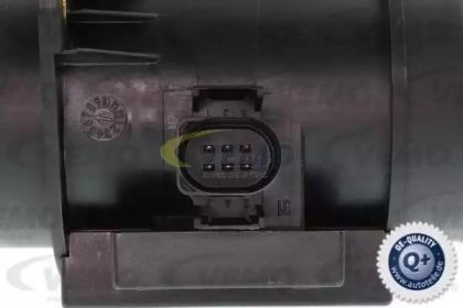 Расходомер воздуха V10-72-0953 VEMO
