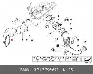 Патрубок подачи воздуха в ДВС 13 71 7 796 692 BMW