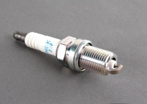 Свеча зажигания A0031599703 MERCEDES BENZ