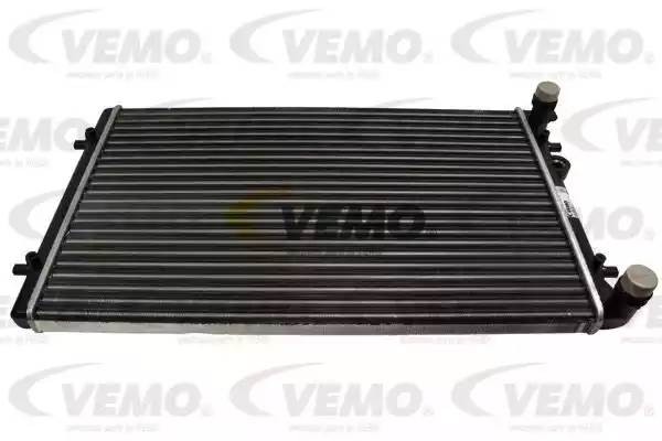 Радиатор, охлаждение двигател V15-60-5022 VEMO