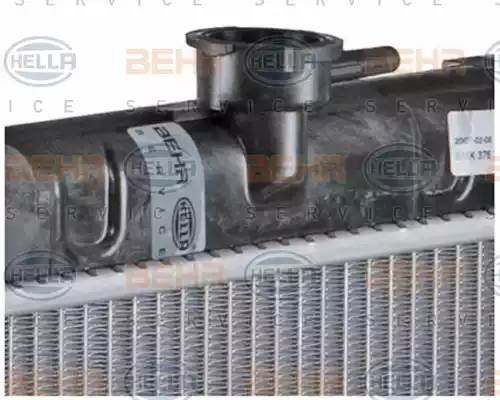 Радиатор, охлаждение двигател 8MK 376 724-671 HELLA