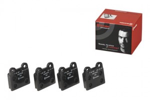 Комплект тормозных колодок, диско P06001 BREMBO