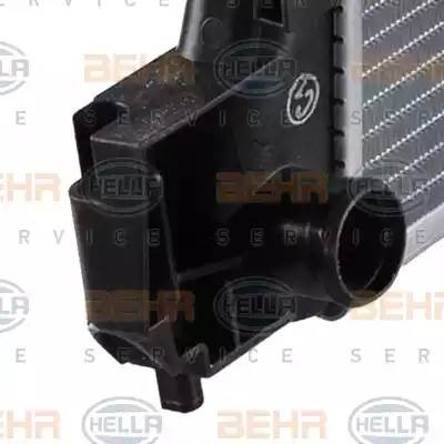 Радиатор, охлаждение двигател 8MK376726771 HELLA