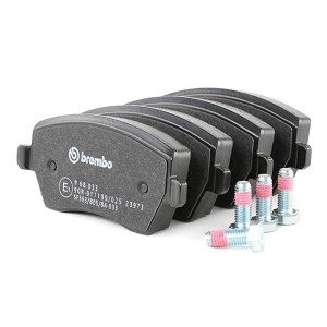 Комплект тормозных колодок, диско P68033 BREMBO