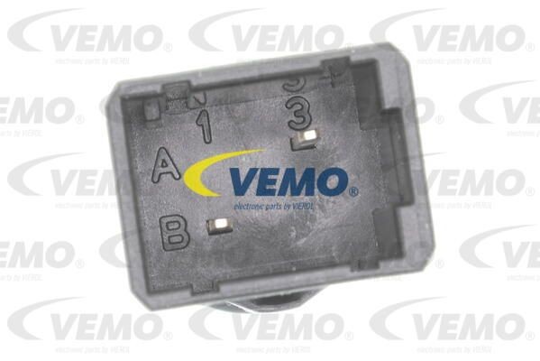 Выключатель фонаря сигнала торможения V40-73-0023 VEMO
