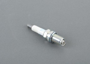 Свеча зажигания PFR7B NGK NTK