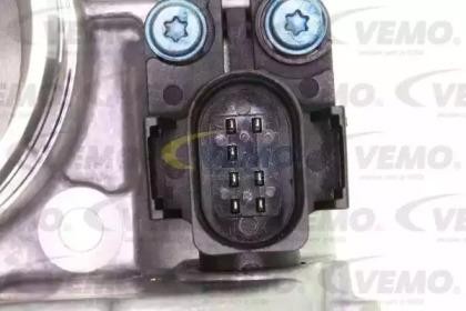 Патрубок дроссельной заслонки V10-81-0003 VEMO