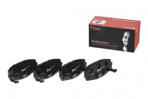 Комплект тормозных колодок, диско P 83 020 BREMBO
