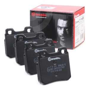 Комплект тормозных колодок, диско P 59 018 BREMBO