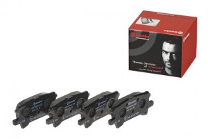 Комплект тормозных колодок, диско P83068 BREMBO
