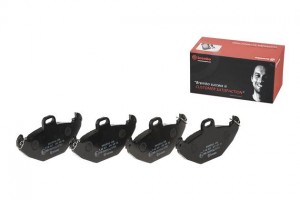 Комплект тормозных колодок, диско P68021 BREMBO