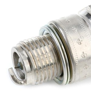 Свеча зажигания IWF24 DENSO