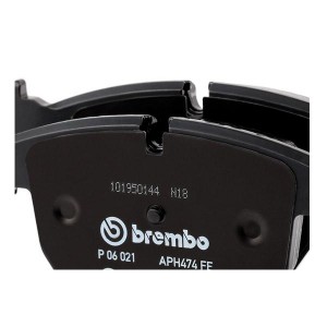 Комплект тормозных колодок, диско P06021 BREMBO