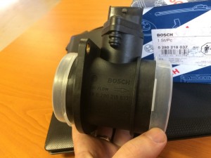 Датчик массового расхода воздуха - ДМРВ 0 280 218 037 BOSCH