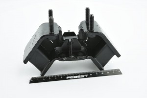 Подушка двигателя TM-01 FEBEST