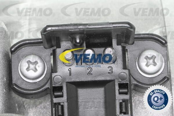 Компрессор, кондиционер V30-15-0013 VEMO