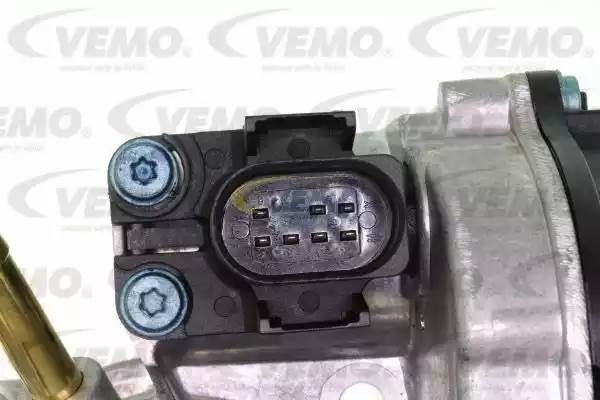 Патрубок дроссельной заслонки V10-81-0008 VEMO