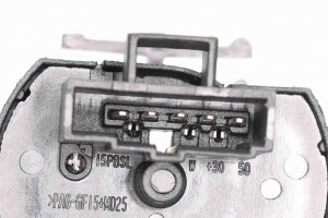 Переключатель зажигания V40-80-2432 VEMO