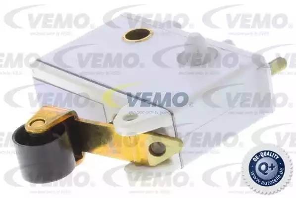 Выключатель, фара заднего хода V30-73-0085 VEMO