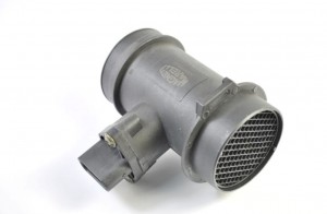 Датчик массового расхода воздуха - ДМРВ 213719622019 MAGNETI MARELLI